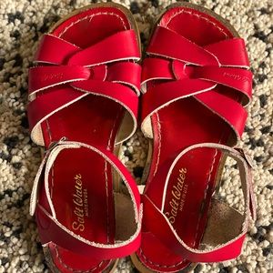 Salt water sandals size youth 4
